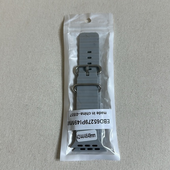 NIP Sporty Light Gray Ocean Loop Watchband Fits 42,44,45 & 49 mm Apple Watch - Picture 2 of 7